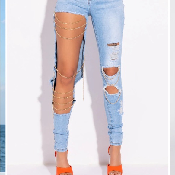 AKIRA Light Blue Distressed Jeans with Chains - Picture 5 of 8